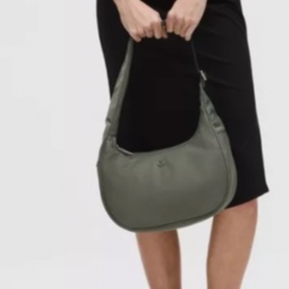 Lululemon city essential shoulder bag 4L - Picture 1 of 5